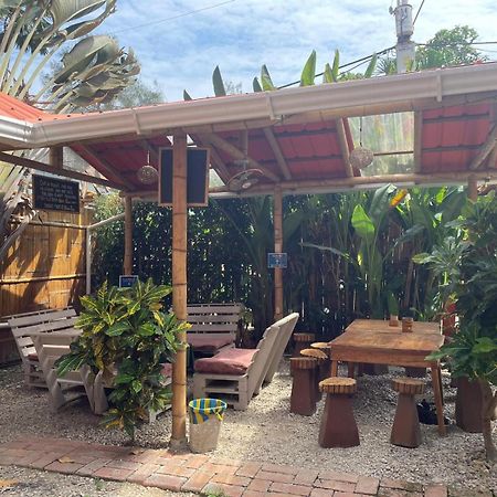 Esperanto Bed & Breakfast Surf Hostel Montañita Buitenkant foto