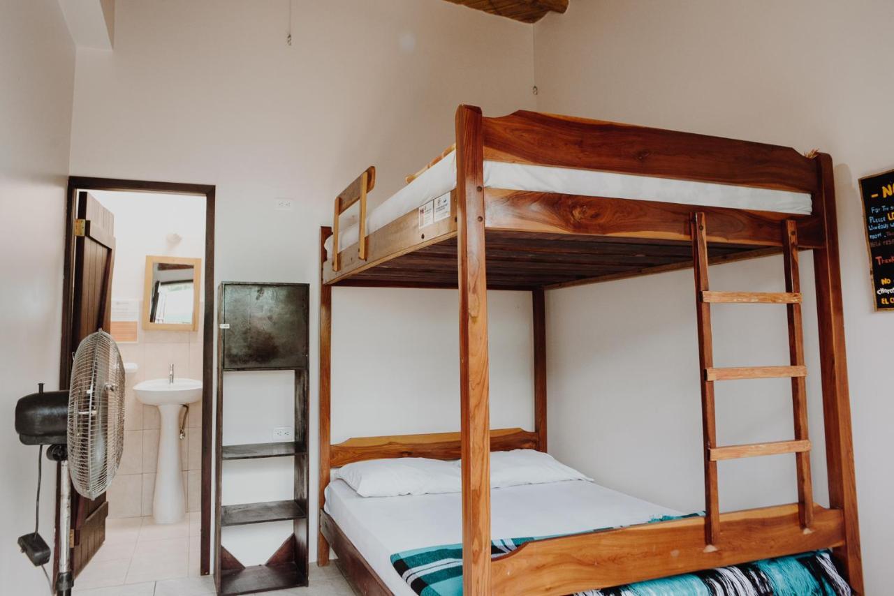 Esperanto Bed & Breakfast Surf Hostel Montañita Buitenkant foto