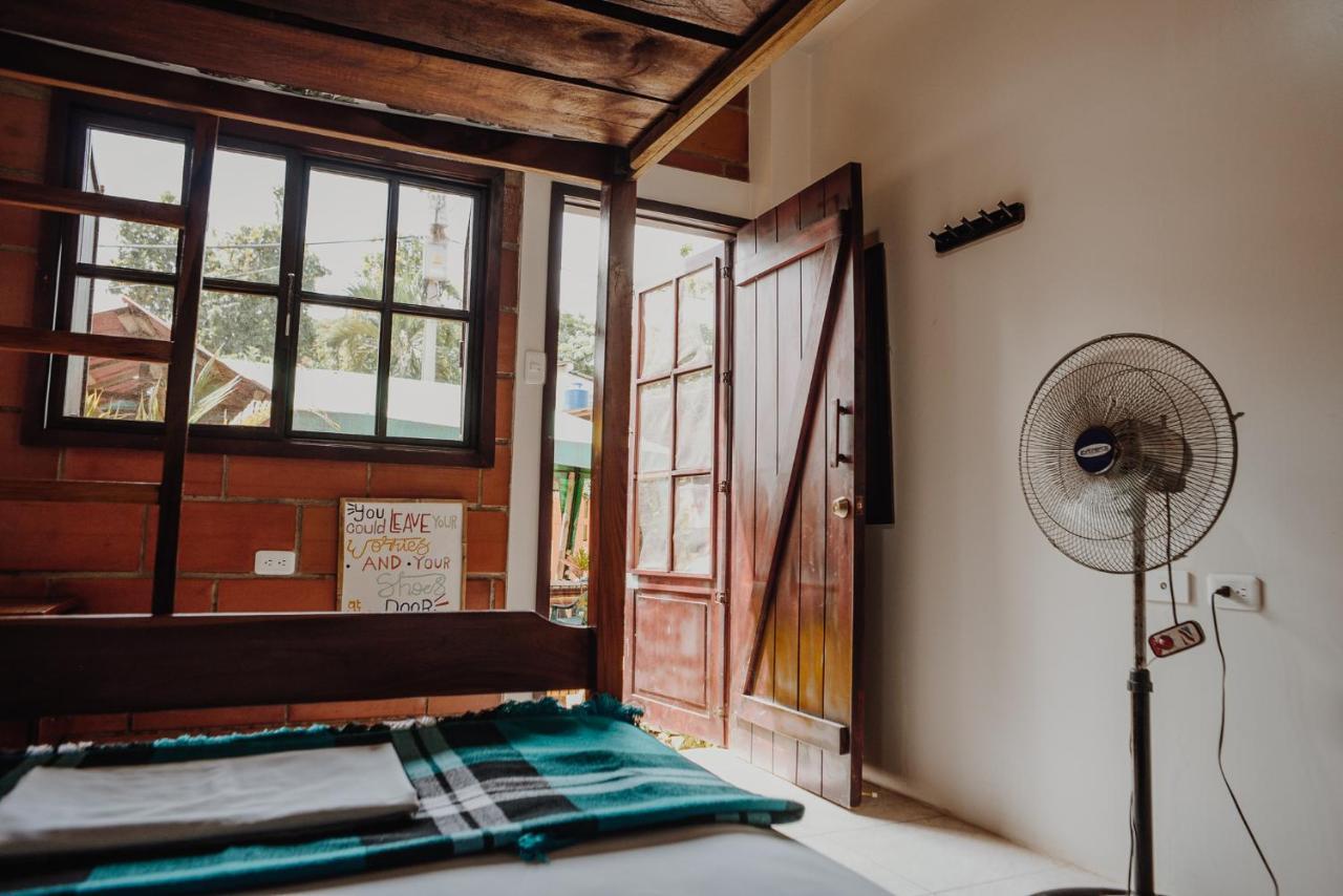 Esperanto Bed & Breakfast Surf Hostel Montañita Buitenkant foto