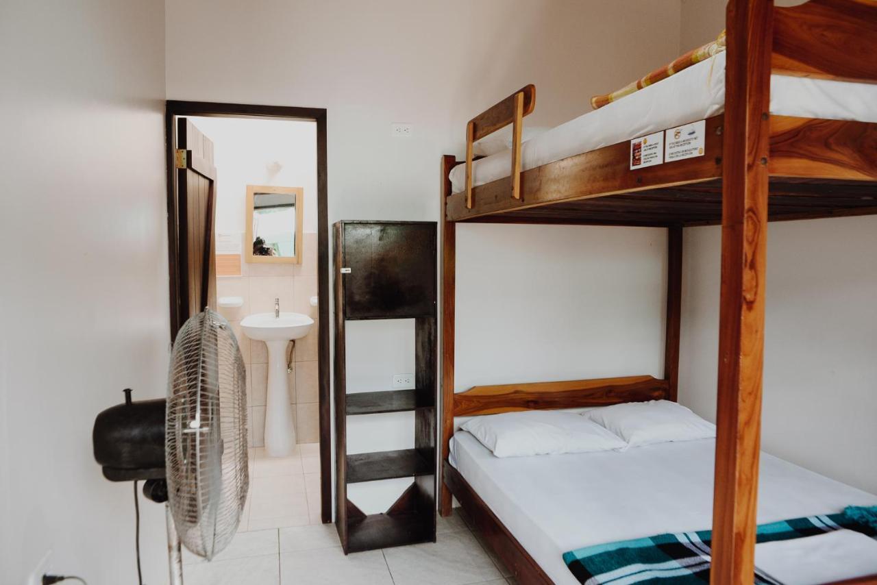 Esperanto Bed & Breakfast Surf Hostel Montañita Buitenkant foto